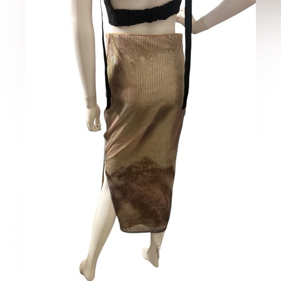 URBAN OUTFITTERS

UO Pearl Sequin
Midi Skirt - Picture 4 of 8